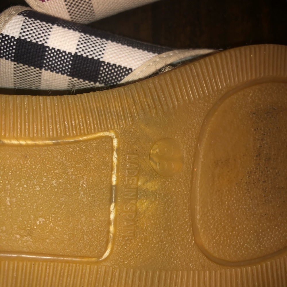 Like new authentic Burberry espadrilles sandals. - Picture 6 of 6